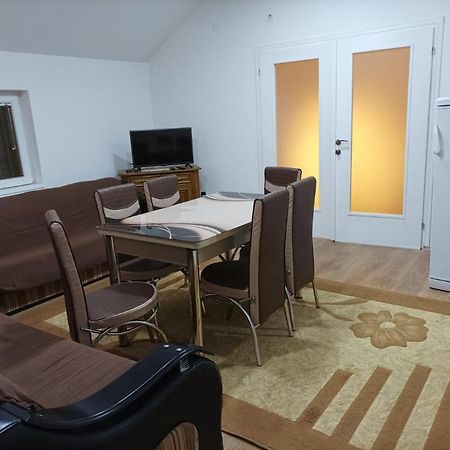 Apartmani Mladenovic Kijevo 外观 照片
