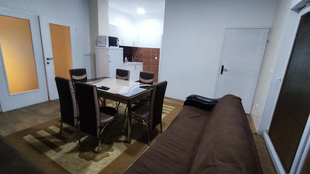 Apartmani Mladenovic Kijevo 外观 照片