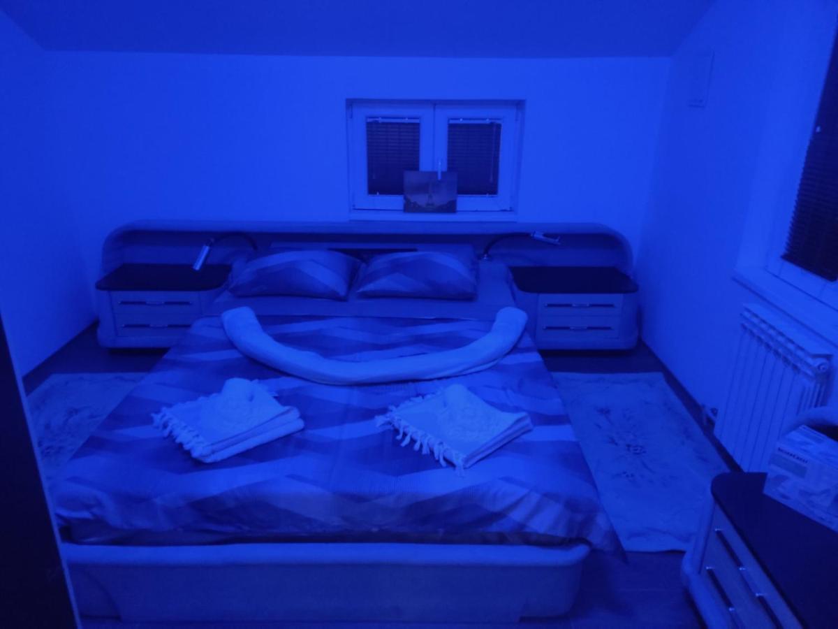 Apartmani Mladenovic Kijevo 外观 照片