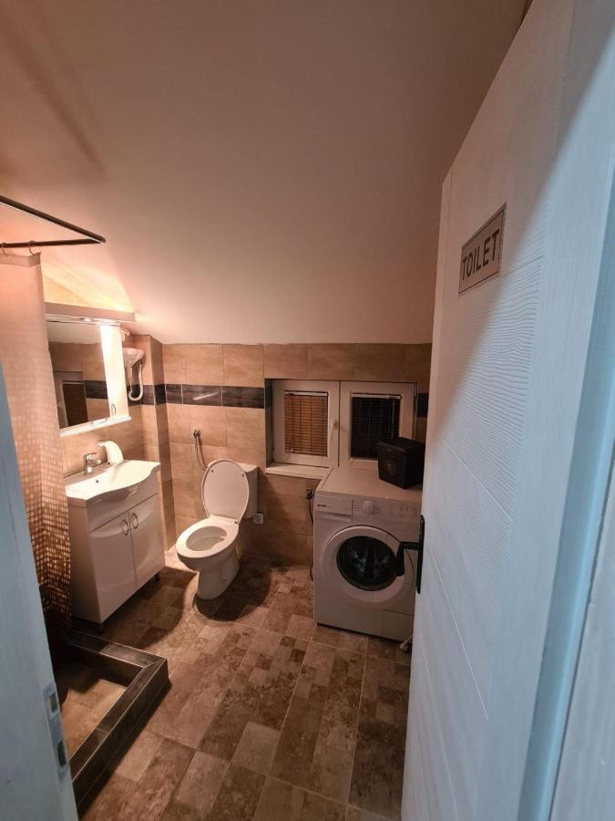 Apartmani Mladenovic Kijevo 外观 照片