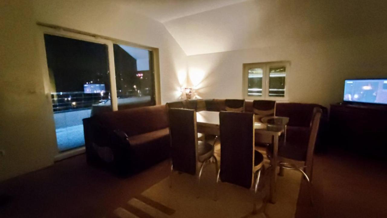Apartmani Mladenovic Kijevo 外观 照片