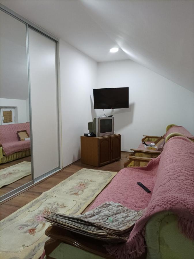 Apartmani Mladenovic Kijevo 外观 照片
