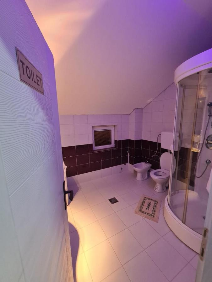 Apartmani Mladenovic Kijevo 外观 照片