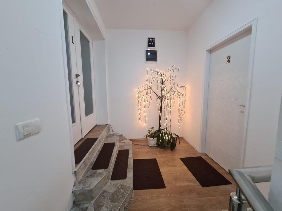 Apartmani Mladenovic Kijevo 外观 照片