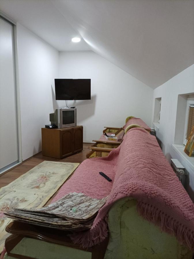 Apartmani Mladenovic Kijevo 外观 照片