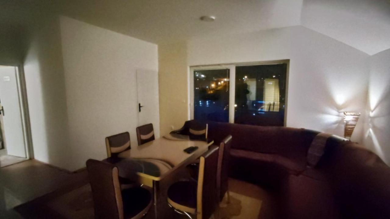 Apartmani Mladenovic Kijevo 外观 照片