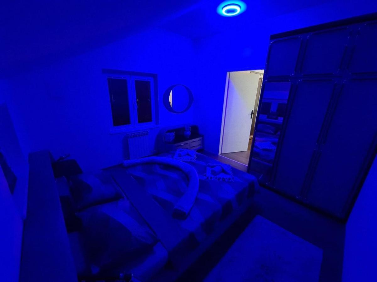 Apartmani Mladenovic Kijevo 外观 照片