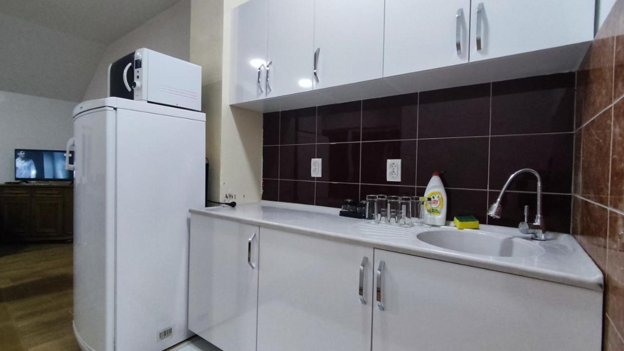 Apartmani Mladenovic Kijevo 外观 照片