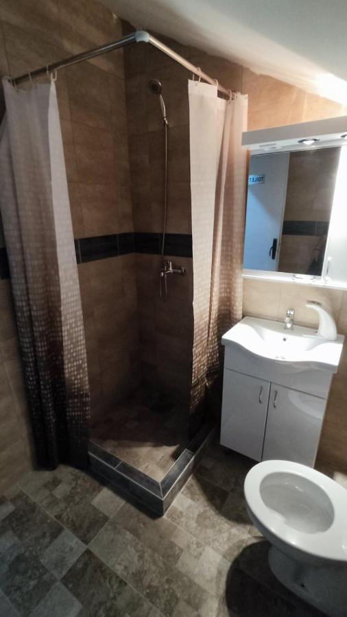 Apartmani Mladenovic Kijevo 外观 照片
